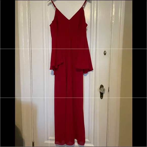 LULUS| RED maxi dress. Size Small. Worn twice, in perfect condition. - Picture 2 of 6